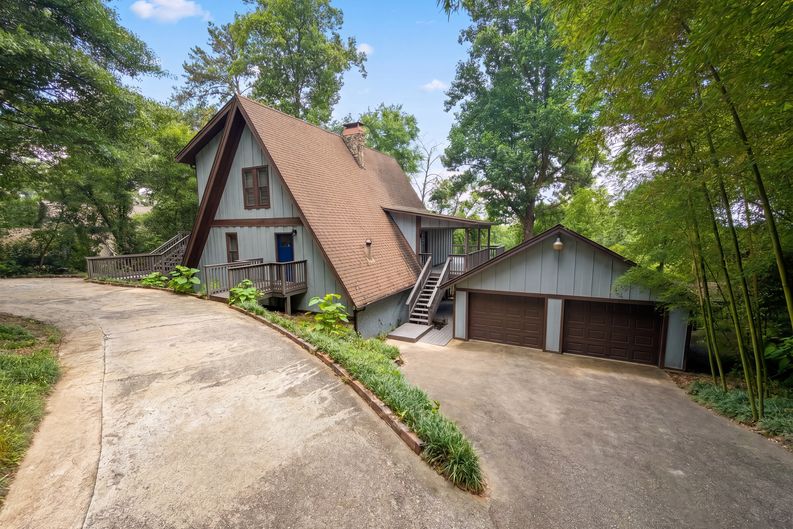 Photo 19 of 27 of 2801 Shades Crest Rd, Vestavia Hills, AL