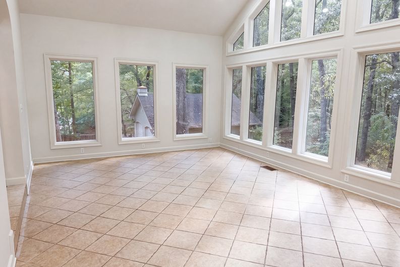 Photo 10 of 29 of 675 Jenny St, Selmer, TN
