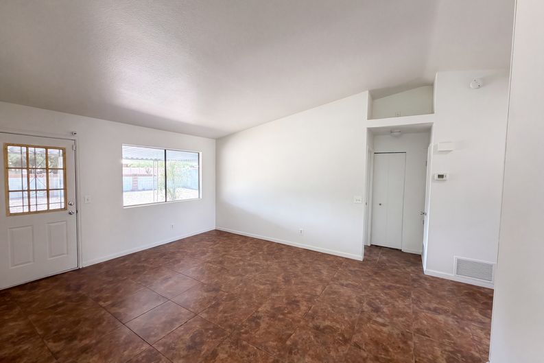 Photo 11 of 18 of 5840 N Belbrook Dr, Tucson, AZ