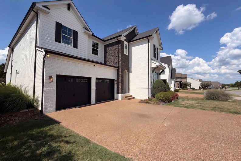 Photo 6 of 33 of 1113 McClellan Ln, Nolensville, TN