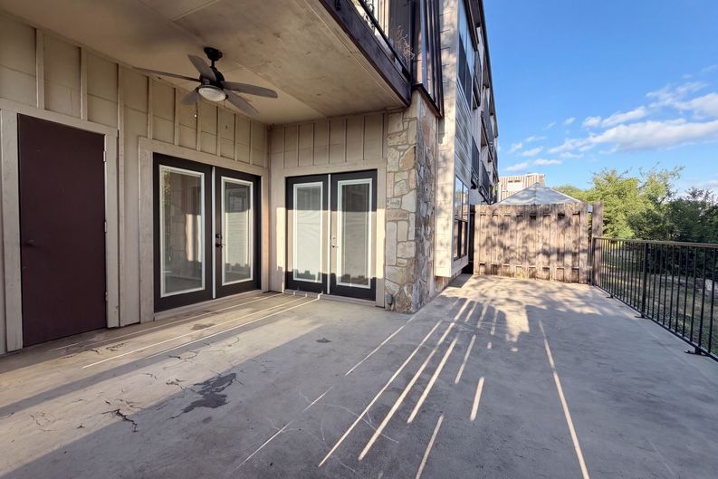 Photo 13 of 18 of 474 Seele St, New Braunfels, TX