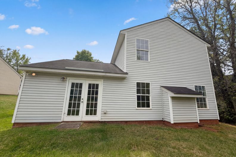 Photo 5 of 19 of 6620 Iron Brigade Ln, Charlotte, NC