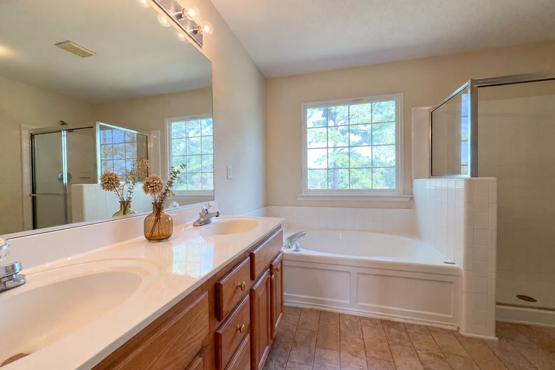 Photo 6 of 21 of 504 Ledyard Ct, Wake Forest, NC