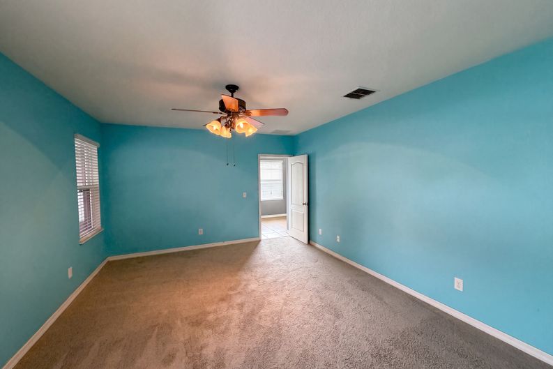 Photo 6 of 24 of 12902 Scout Ct, Grand Island, FL