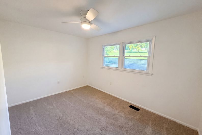 Photo 16 of 28 of 1017 Morrell Rd, Knoxville, TN