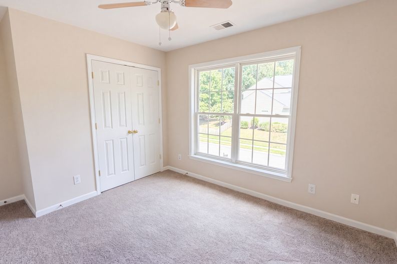 Photo 14 of 21 of 7744 Epping Forest Dr, Huntersville, NC