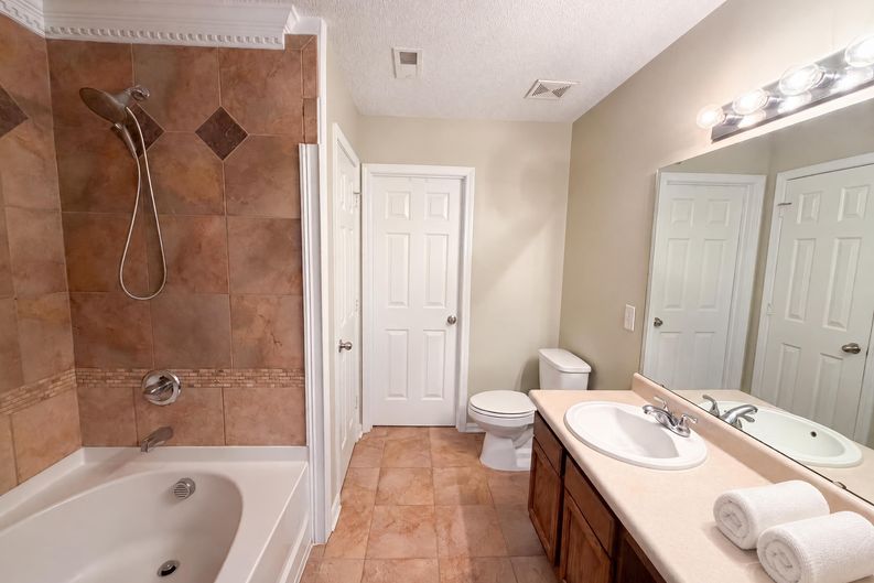 Photo 15 of 19 of 1812 Devonridge Dr, Fuquay Varina, NC