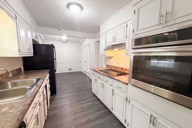 Photo 11 of 25 of 6330 Tahoe Dr, Atlanta, GA