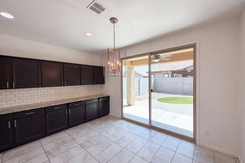 Photo 8 of 29 of 4127 S 97th Dr, Tolleson, AZ