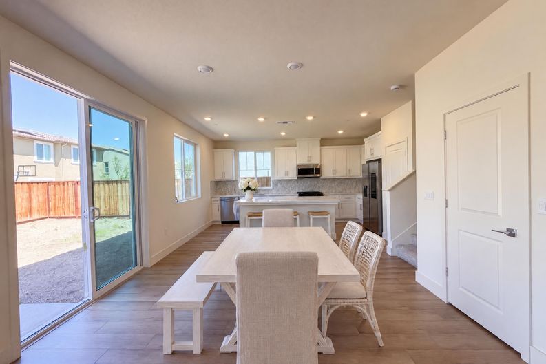 Photo 15 of 49 of 5699 Kusnick Ave, Tracy, CA