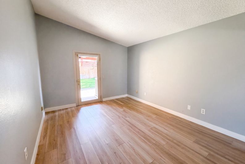 Photo 4 of 18 of 1873 Topeka Way, Colton, CA