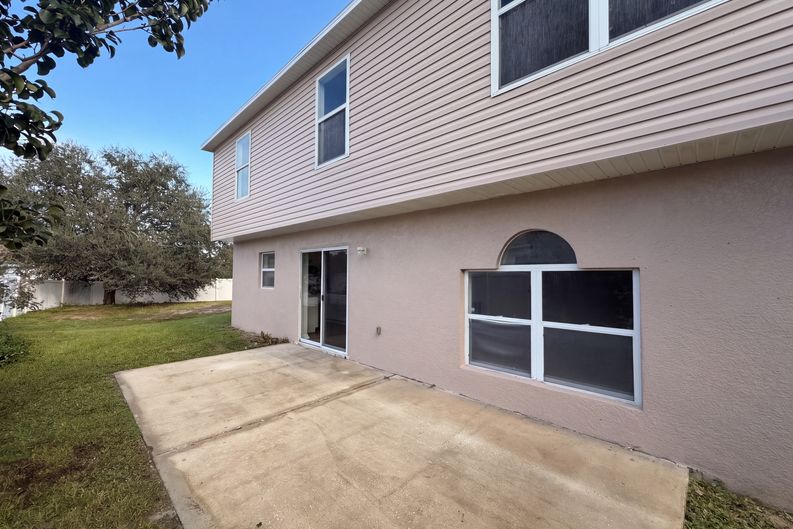 Photo 5 of 28 of 1818 Superior Ct, Kissimmee, FL