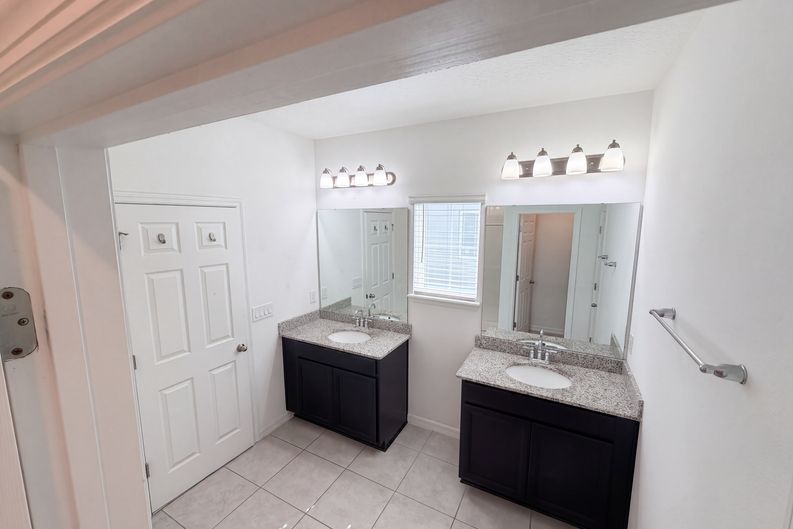 Photo 21 of 40 of 1572 Astoria Arbor Ln, Orlando, FL