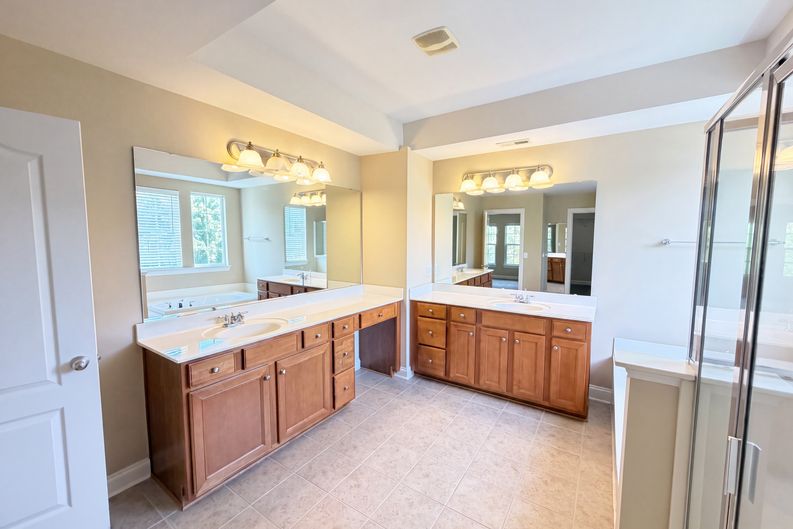 Photo 17 of 28 of 9928 Daufuskie Dr, Charlotte, NC