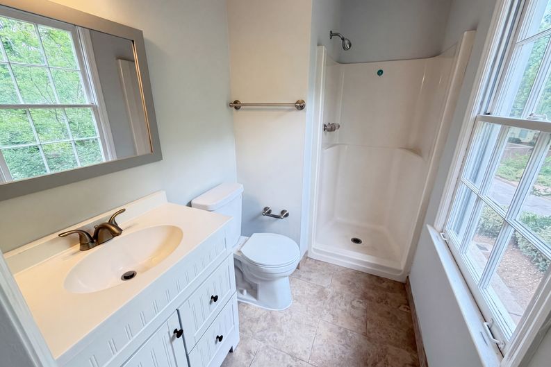 Photo 6 of 19 of 237 Chads Ford Way, Roswell, GA