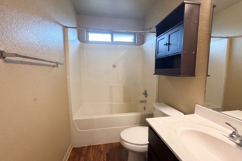 Photo 12 of 16 of 1023 Roanoke Dr, Temple, TX