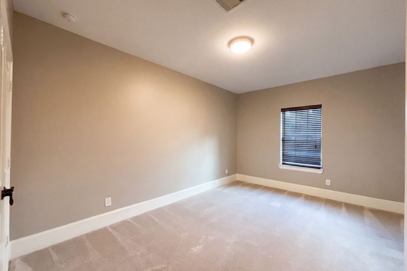 Photo 16 of 27 of 31403 Imperial Bluff Ct, Spring, TX