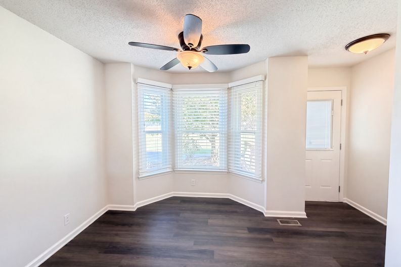 Photo 7 of 23 of 1819 Bourne Cir, Clarksville, TN