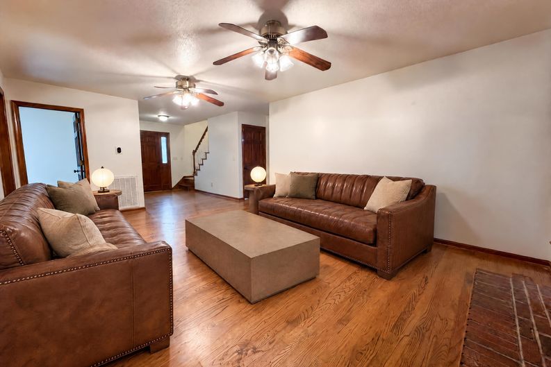Photo 9 of 24 of 1223 6th St, Pleasant Grove, AL