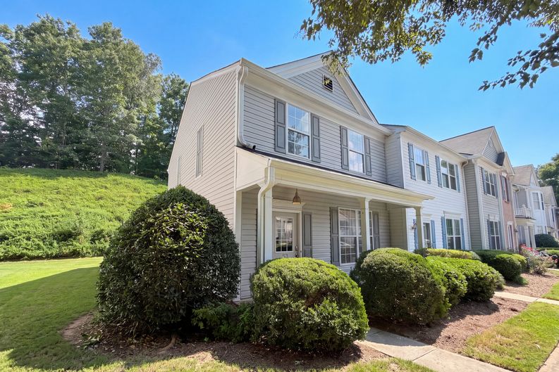 Photo 28 of 30 of 9155 Nesbit Ferry Rd, Alpharetta, GA