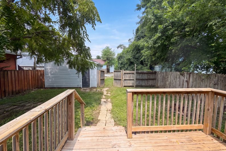 Photo 14 of 16 of 4206 E 16th St, Indianapolis, IN