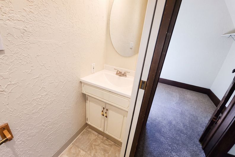 Photo 9 of 29 of 1011 Almaden St, Eugene, OR