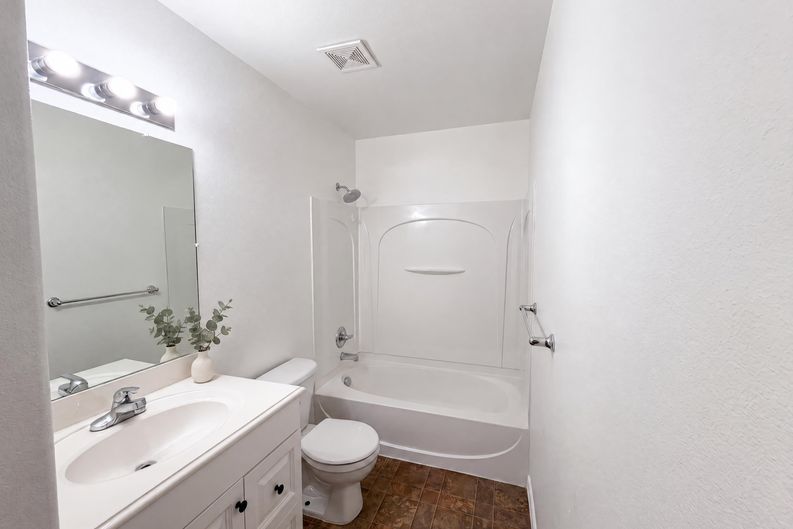Photo 12 of 26 of 866 S 1580 W, Lehi, UT