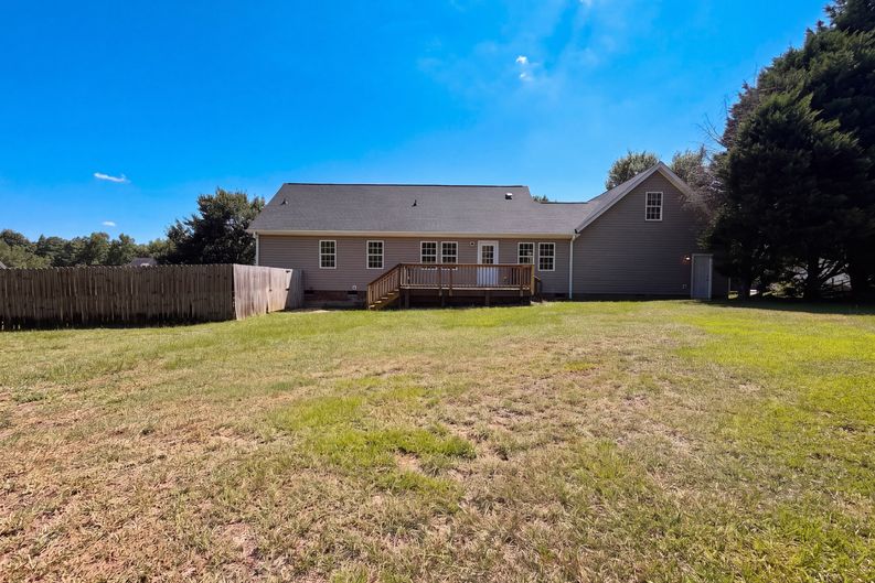 Photo 5 of 17 of 101 Langston Ridge Dr, Angier, NC
