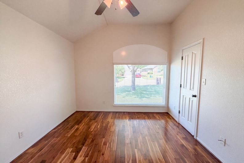 Photo 13 of 17 of 5415 Foxhill Rd, Temple, TX