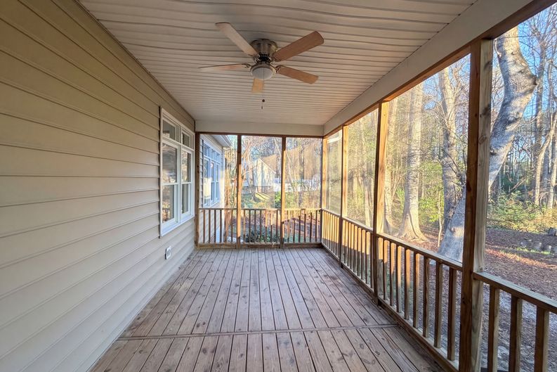 Photo 15 of 18 of 729 E Ivy Valley Dr, Fuquay Varina, NC
