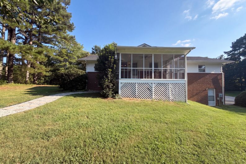 Photo 5 of 19 of 6909 Branton Dr, Cary, NC