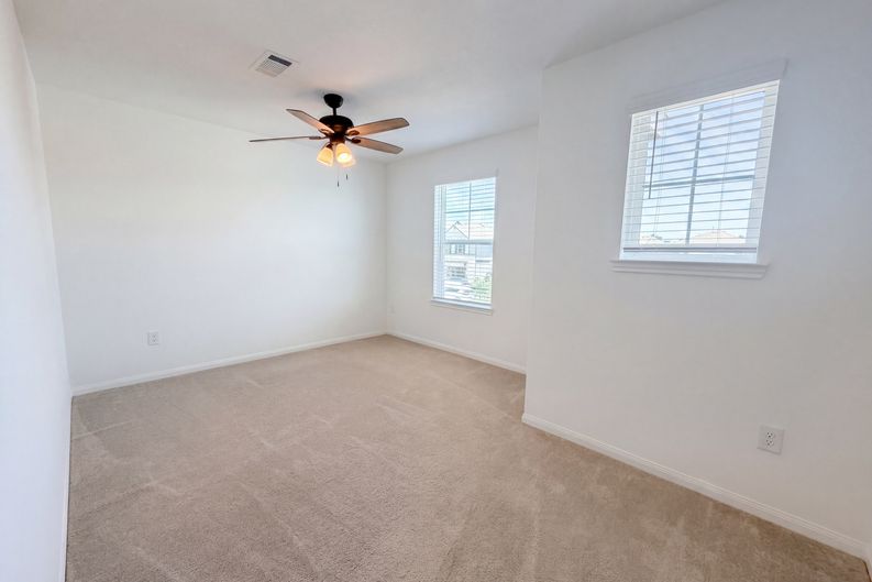 Photo 9 of 24 of 25635 Balsamroot Dr, Magnolia, TX