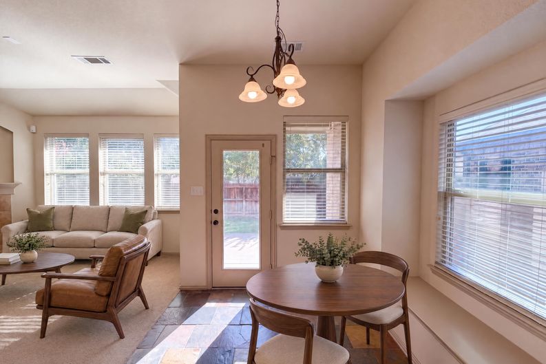 Photo 8 of 29 of 8152 Black Sumac Dr, Fort Worth, TX