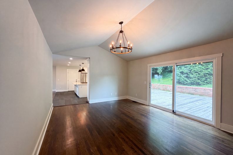 Photo 12 of 36 of 6112 Pinehurst Dr, Nashville, TN