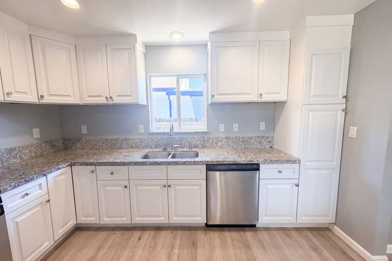 Photo 6 of 24 of 3713 Ripley St, Sacramento, CA