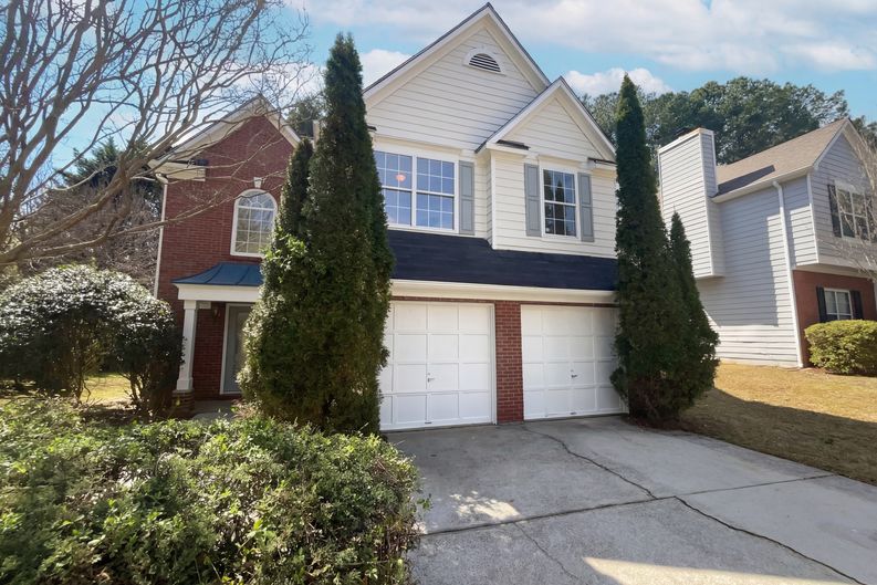 Photo 6 of 22 of 3720 Majestic Dr SW, Marietta, GA