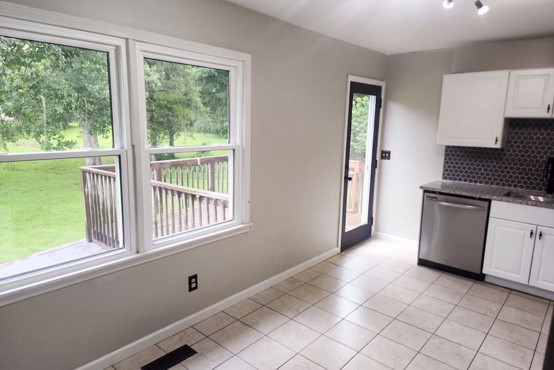 Photo 6 of 38 of 1212 2nd Ave SW, Alabaster, AL