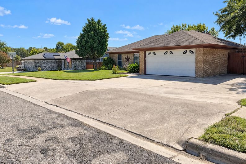 Photo 24 of 26 of 2328 Whitney Dr, Copperas Cove, TX