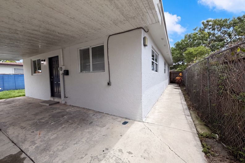 Photo 21 of 23 of 1320 NW 15th St, Homestead, FL