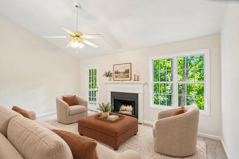 Photo 5 of 31 of 6550 Snowbird Ln, Douglasville, GA