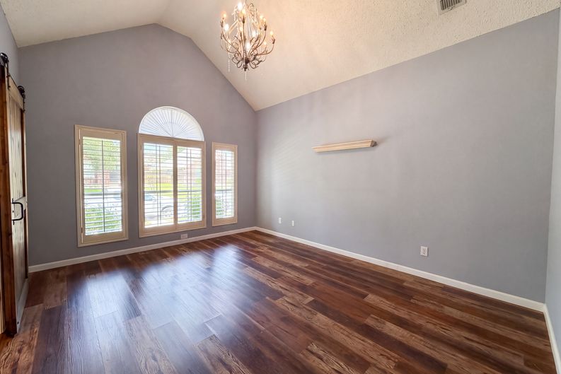 Photo 9 of 28 of 1688 Yellowstone Ave, Lewisville, TX
