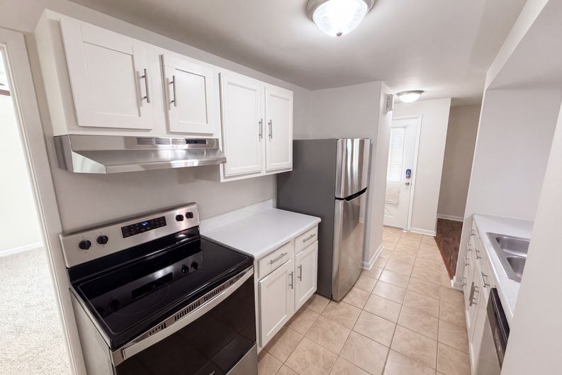 Photo 6 of 18 of 3618 Gustar Ct, Charlotte, NC