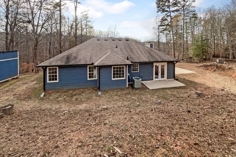 Photo 5 of 39 of 3208 Navajo Cir, Gainesville, GA