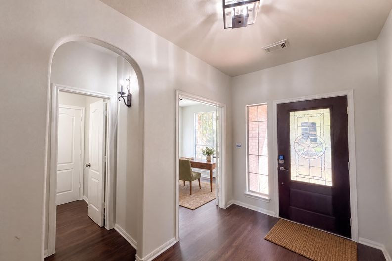 Photo 9 of 36 of 2404 Danciger Ln, Cedar Park, TX