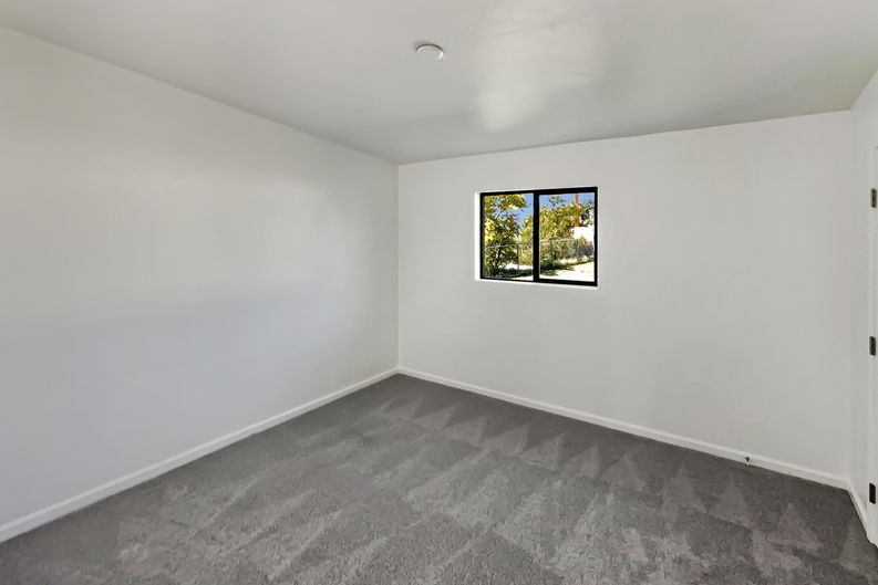 Photo 4 of 17 of 802 W Tipton Dr, Tucson, AZ