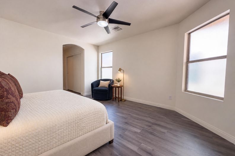 Photo 11 of 17 of 4818 Lone Grove Dr, Las Vegas, NV