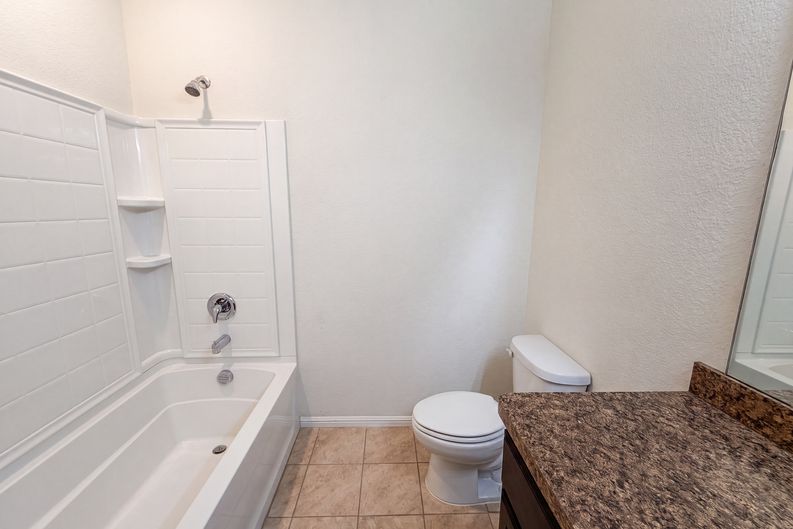 Photo 14 of 20 of 6337 Pontoon St, Fort Worth, TX