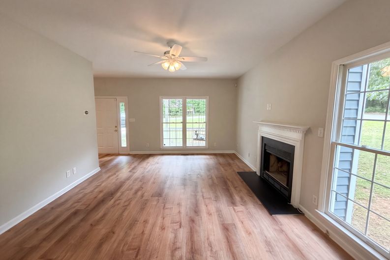 Photo 3 of 25 of 614 Lafayette Dr, Hillsborough, NC