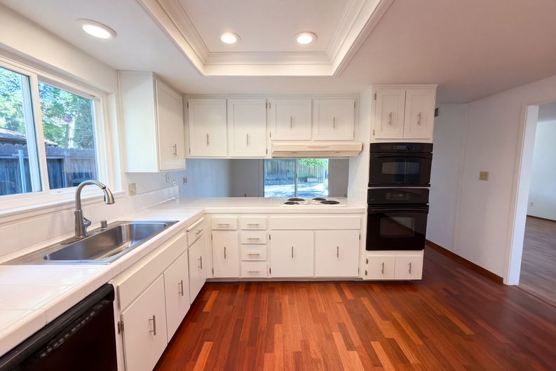Photo 9 of 36 of 6800 Havenhurst Dr, Sacramento, CA