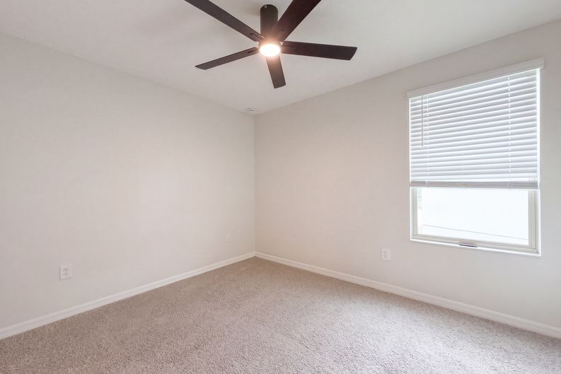 Photo 25 of 42 of 10448 Carloway Hills Dr, Wimauma, FL